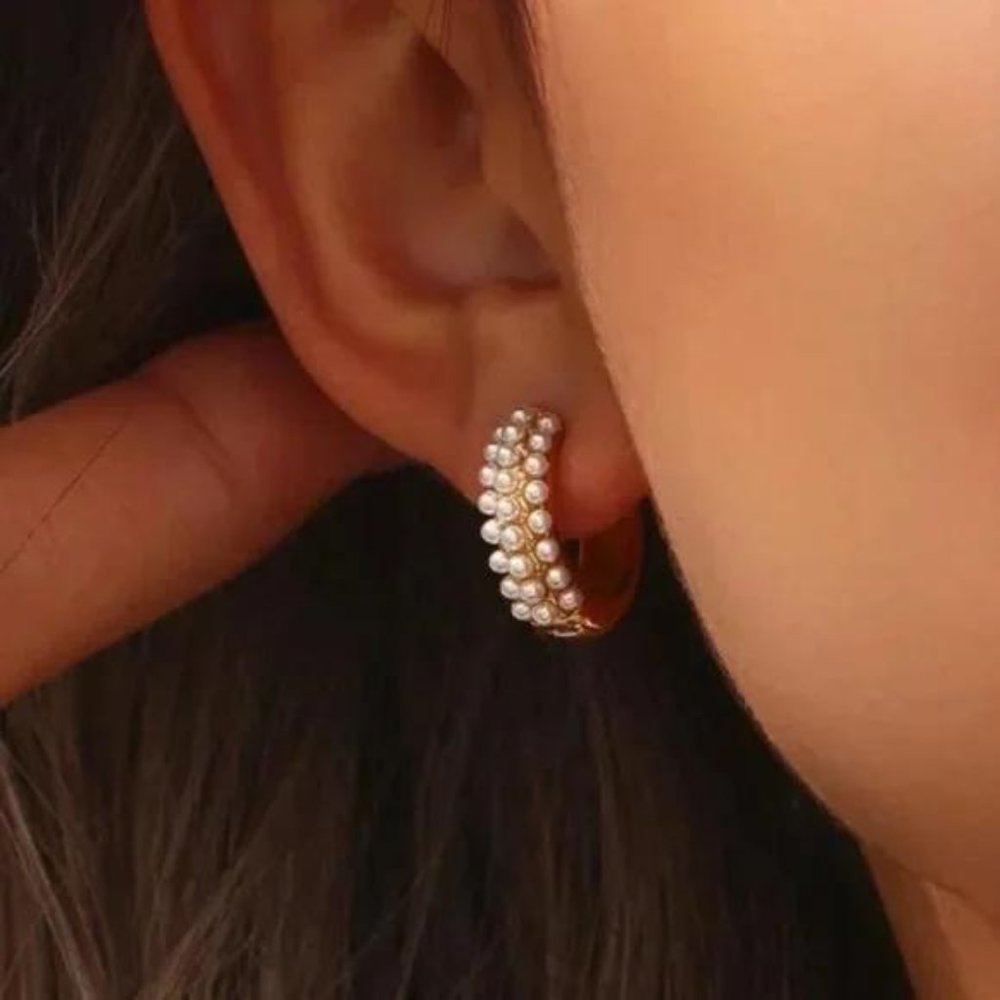 NEW PEARL 18K GOLD HOOP EARRINGS, BEAUTIFUL EARRINGS, CUTE EARRINGS. - Picture 3 of 7